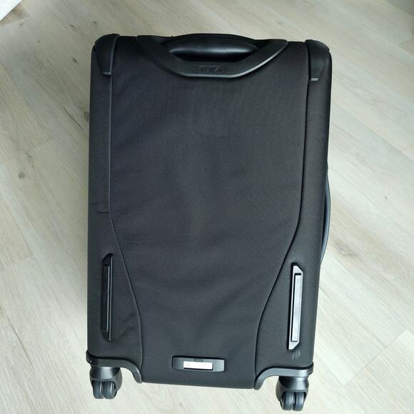 Tumi Merge International Front Lid 4 Wheeled Carry-On New with tags ALLOY - Picture 3 of 14